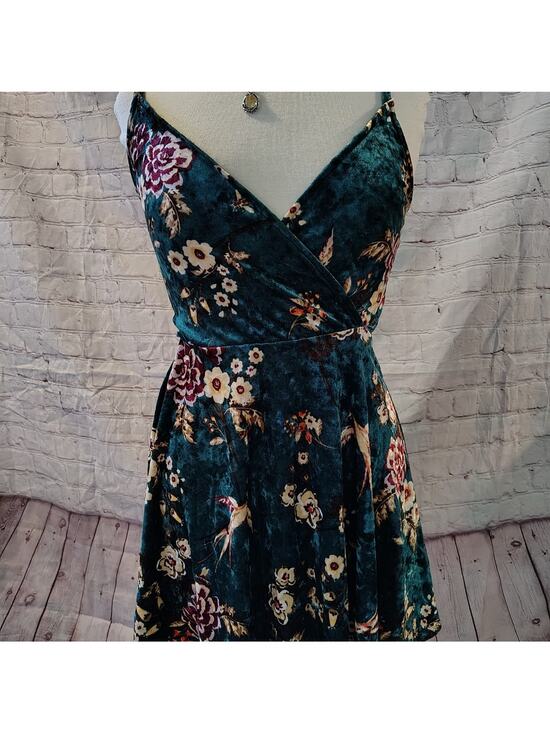 love, Fire Dresses & Skirts - Dress Love Fire Green velvet floral print size Small Junior
